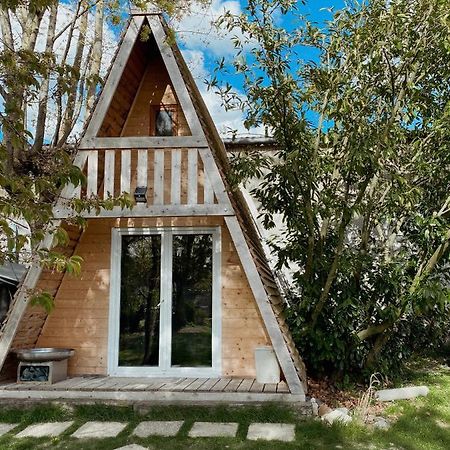 Le Chalet Tipi Avec Jacuzzi Et Jardin Troyes Exterior photo